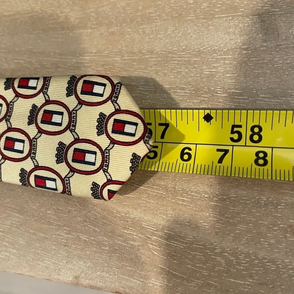 Tommy Hilfiger Mens Green Geometric Medallion Silk Tie Made in USA Italian Silk